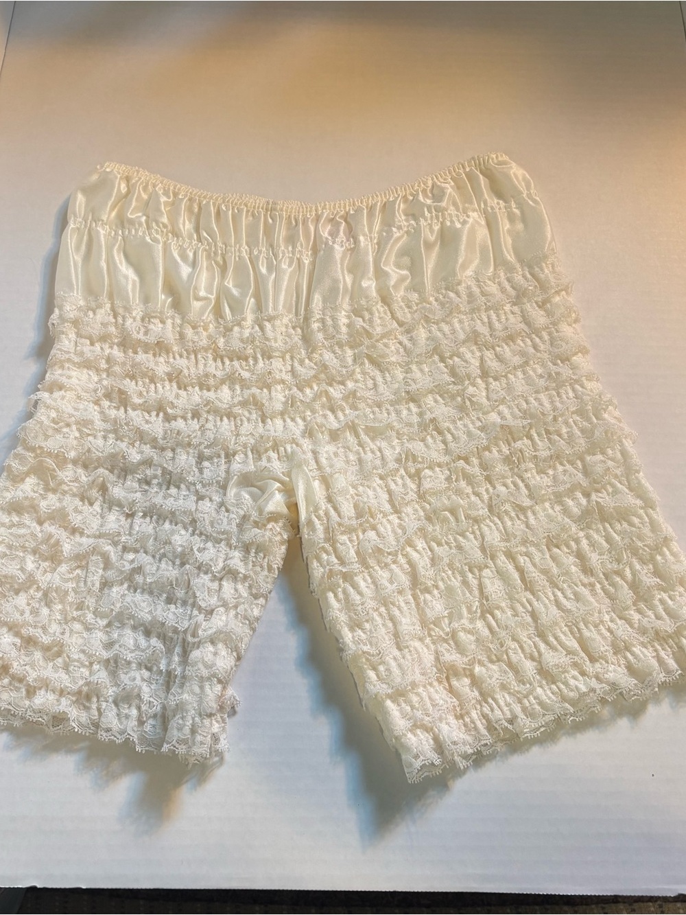 Vintage White Ruffled Bloomer Shorts
